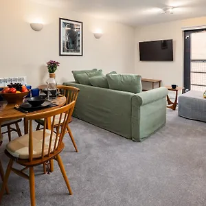 Stylish 2-bed Centre With Free Parking - At Hem Southampton